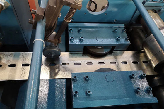 Keel Roll Forming Machine de aço claro 3mm automático hidráulico