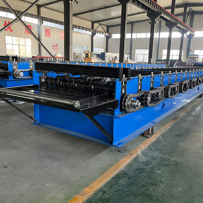 Máquina de moldagem de folhas de revestimento de aço