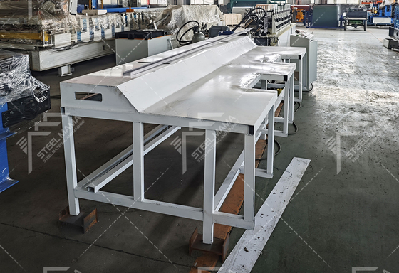 Máquina automática de moldagem de rolos de ferro e trilhos para produção de grelhas de teto