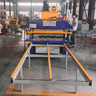 Máquina de moldagem de rolos de telhado de aço de camada dupla com potência de 5,5 kW e 15-16 estações