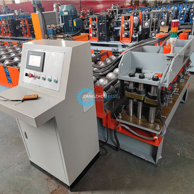 Máquina para formar rolos de telhas de edifícios