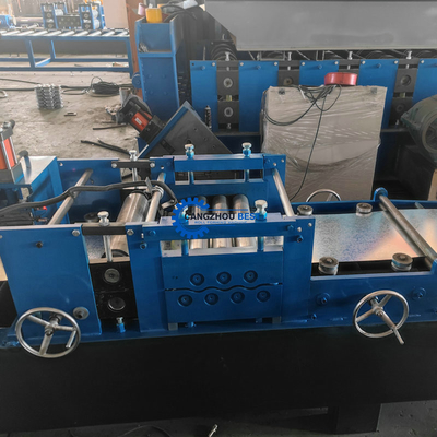 Máquina de moldagem de rolos de corte hidráulico auto-bloqueado galvanizado de aço