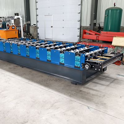 Máquina de moldagem de telhados metálicos de rolos de aço durável 45# com 3 kW de potência da estação hidráulica e 5,5 kW de potência do motor principal