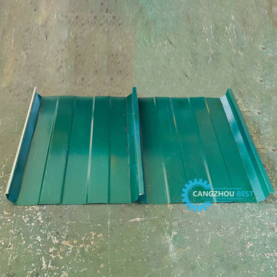 Máquina de moldagem de rolos de telhado de costura estável de perfil de aço galvanizado portátil Kr18