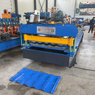 Máquina de moldagem de rolos de telhas de telhado de metal controlada por PLC