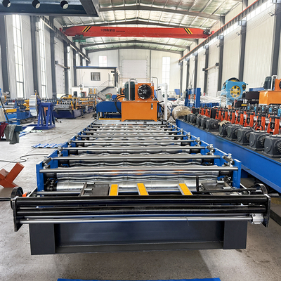 Máquina de moldagem de rolos de telhas de telhado de metal controlada por PLC