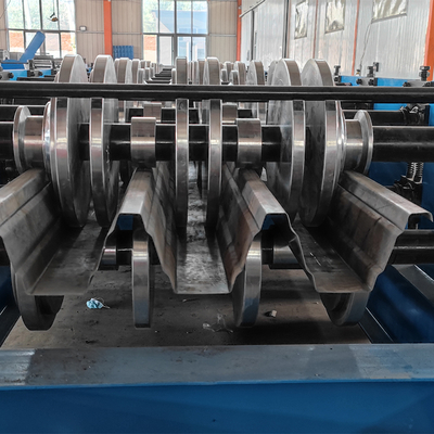 Máquina de moldagem automática de folhas de revestimento de pavimentos de metal galvanizado