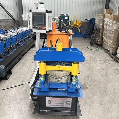 Máquina de Conformação de Rolo para Cumeeira de Perfil de Aço com Tensão de 380v, 14 Fileiras de Rolos e Hidráulico 40# para Design de Telha de Telhado IBR Corrugado