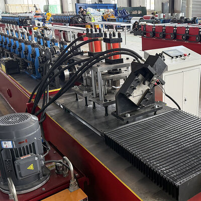 Máquina formadora de rolo de corte voador de perfil CU de alta velocidade com tamanho de mudança automática