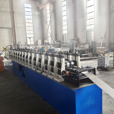 Rolo alto de perfuração hidráulico do perfil do parafuso prisioneiro de Soeed do controle do PLC que forma a máquina