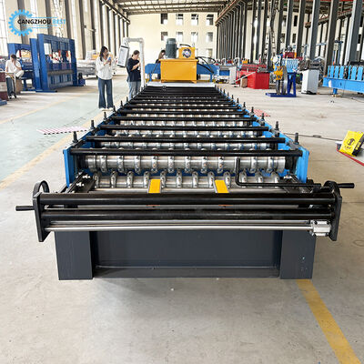 Fabricação de máquina formadora de rolos para telhas onduladas de aço galvanizado